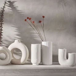 LINE ART Vase