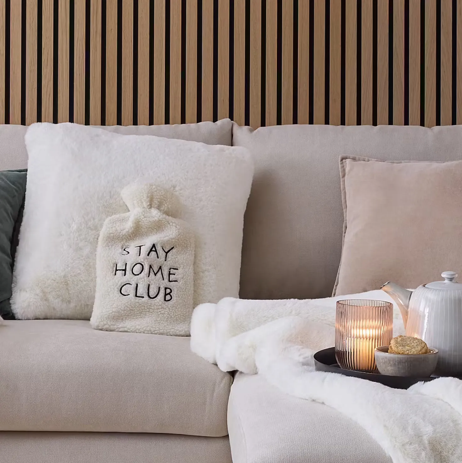 STAY HOME CLUB Wärmflasche